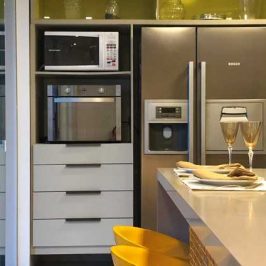 Cozinha residencial por Idealize Arquitetura